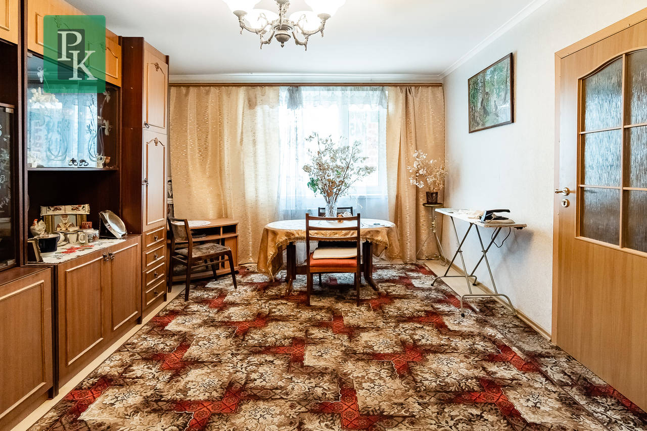 Продаётся трёхкомнатная квартира по ул. пр-т Победы д.57.